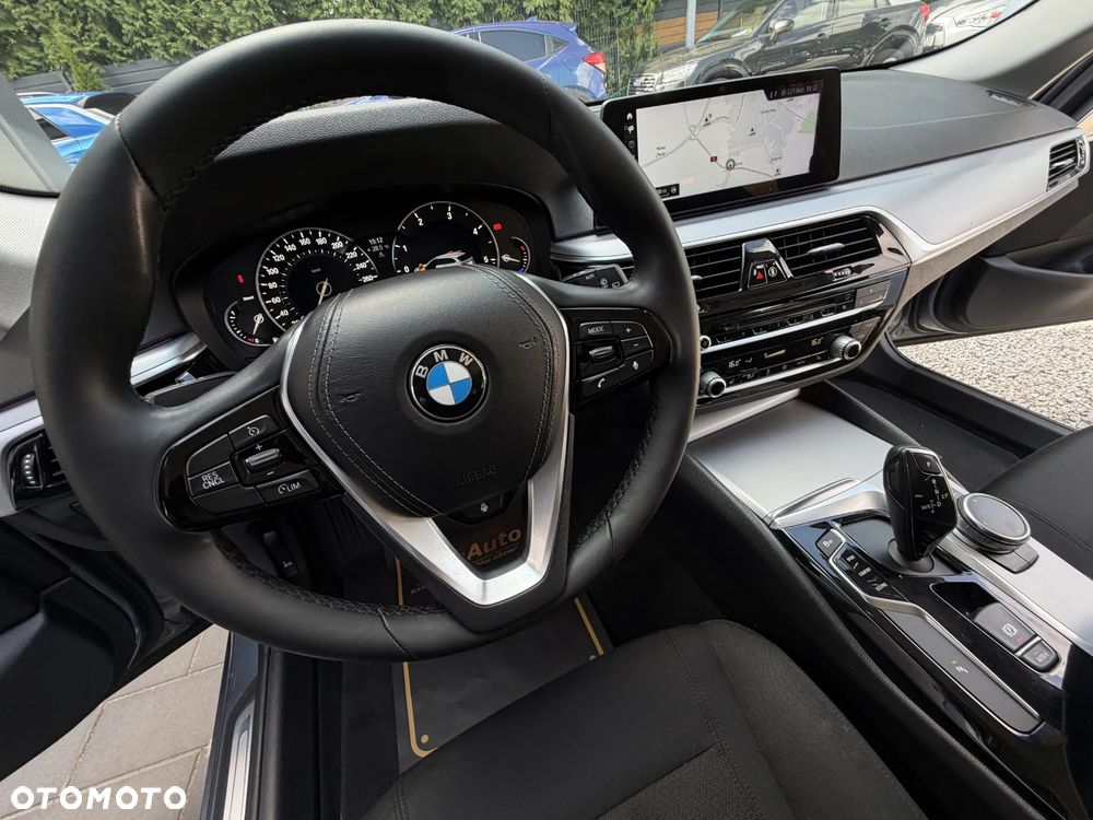 BMW Seria 5 520d - 30