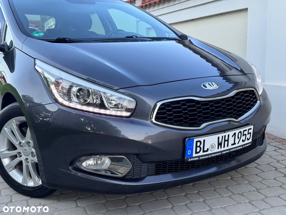 Kia Ceed - 10
