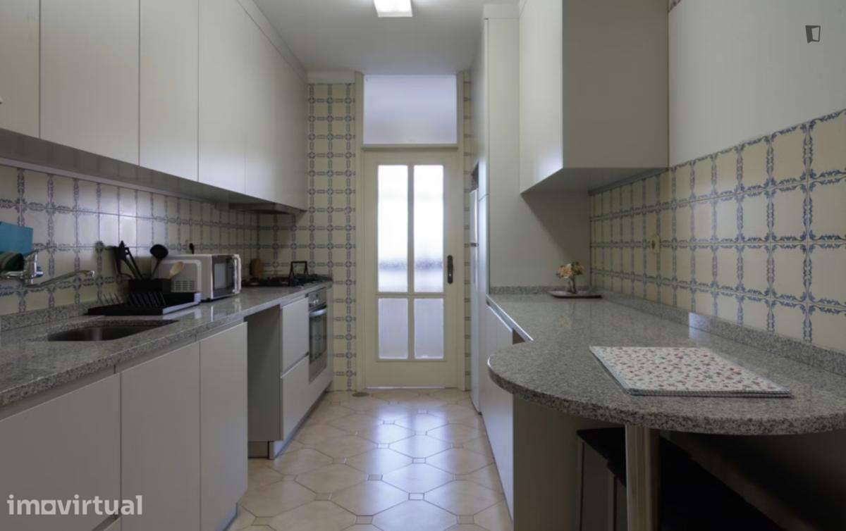 Quarto - localizado em Paranhos Porto - Grande imagem: 2/14