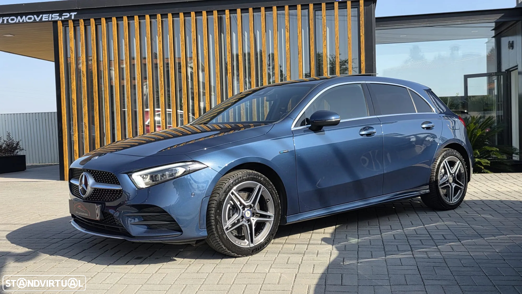 Mercedes-Benz A 250 e AMG Line - 11