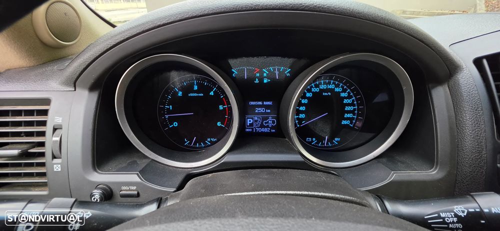 Toyota Land Cruiser 4.5 D-4D V8 - 3