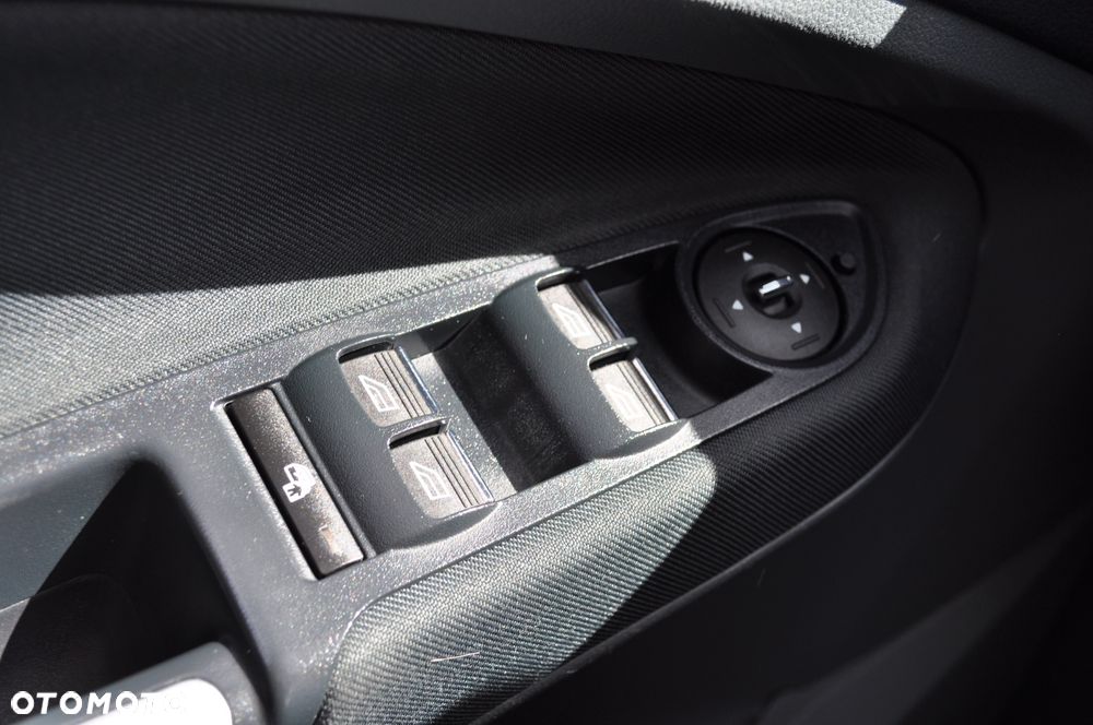 Ford C-MAX 1.6 EcoBoost Titanium - 10