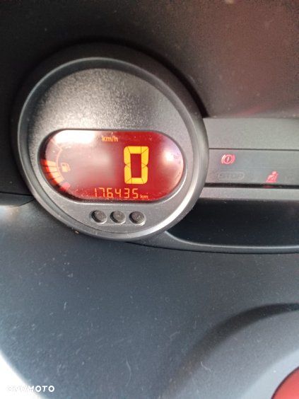 Renault Twingo 1.2 Authentique - 10