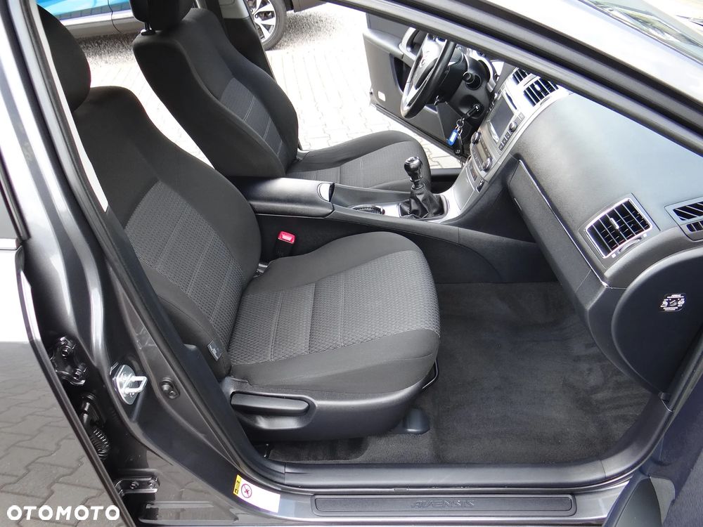 Toyota Avensis Touring Sports 1.8 Executive - 36
