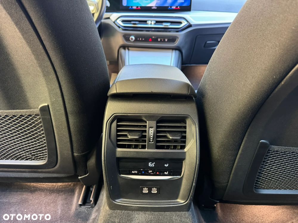 BMW Seria 3 318d Sport Line Shadow - 23