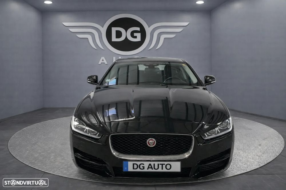 Jaguar XE 2.0 D Prestige Aut. - 2
