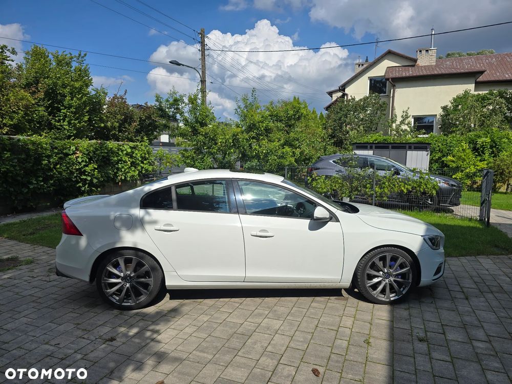 Volvo S60 T5 Geartronic RDesign - 1