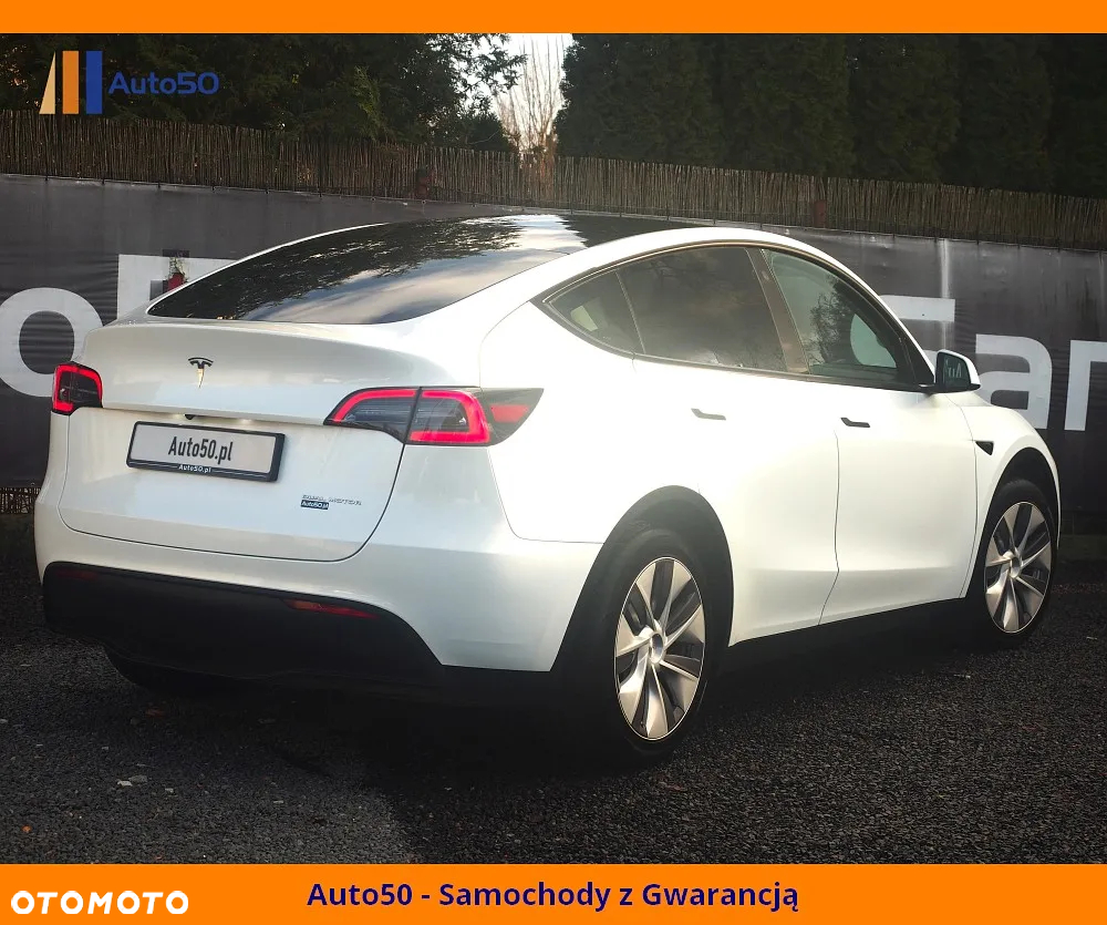 Tesla Y Long Range AWD - 9