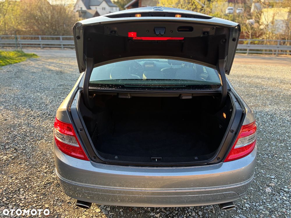 Mercedes-Benz Klasa C 350 Avantgarde - 25