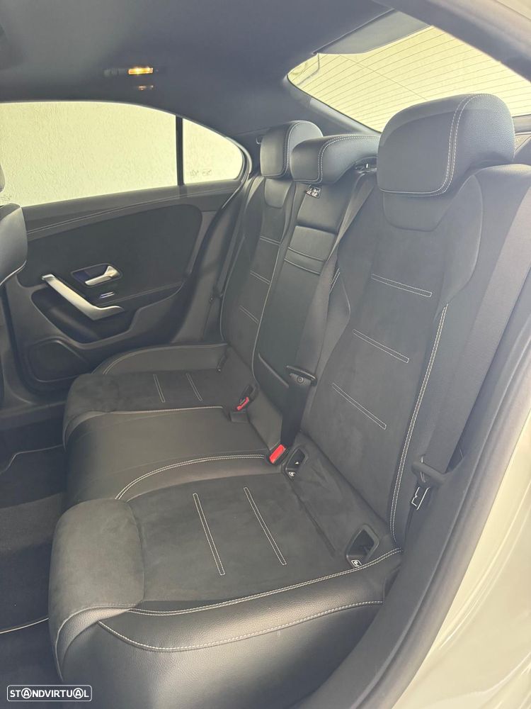 Mercedes-Benz A 250 e AMG Line - 14