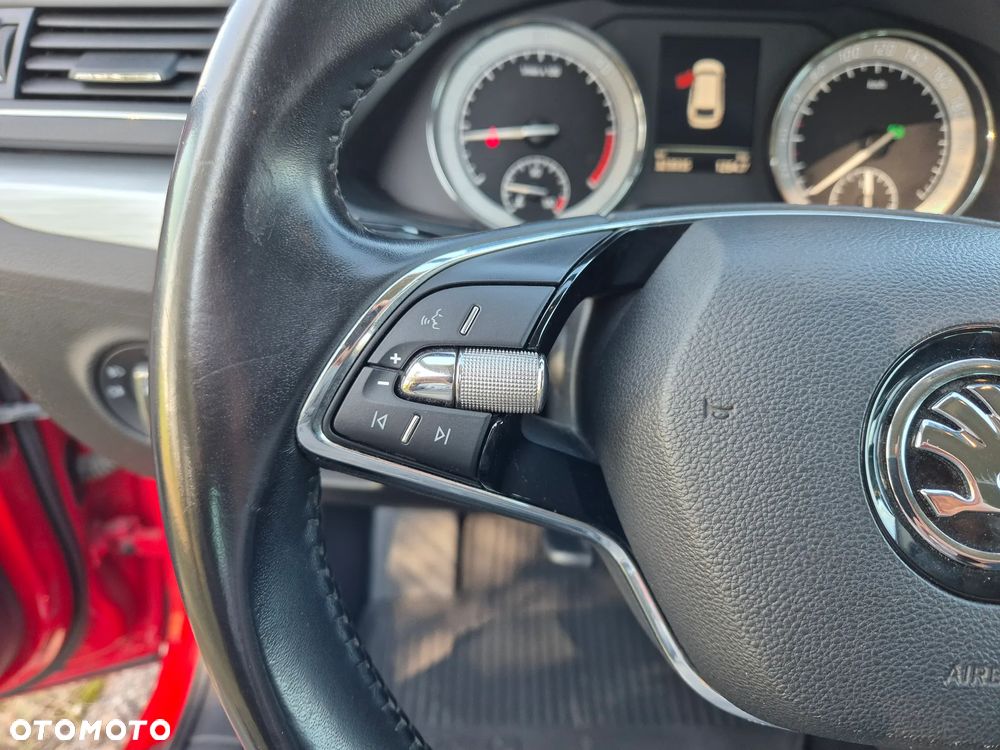 Skoda Superb Combi 2.0 TDI DSG Ambition - 31