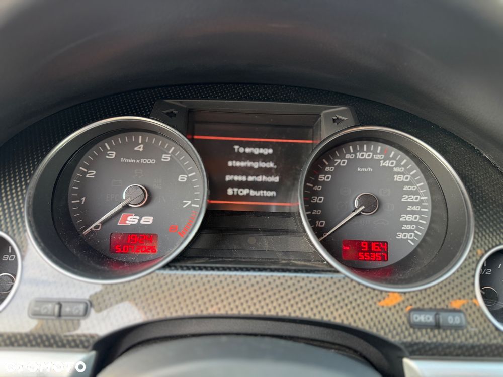 Audi S8 - 20