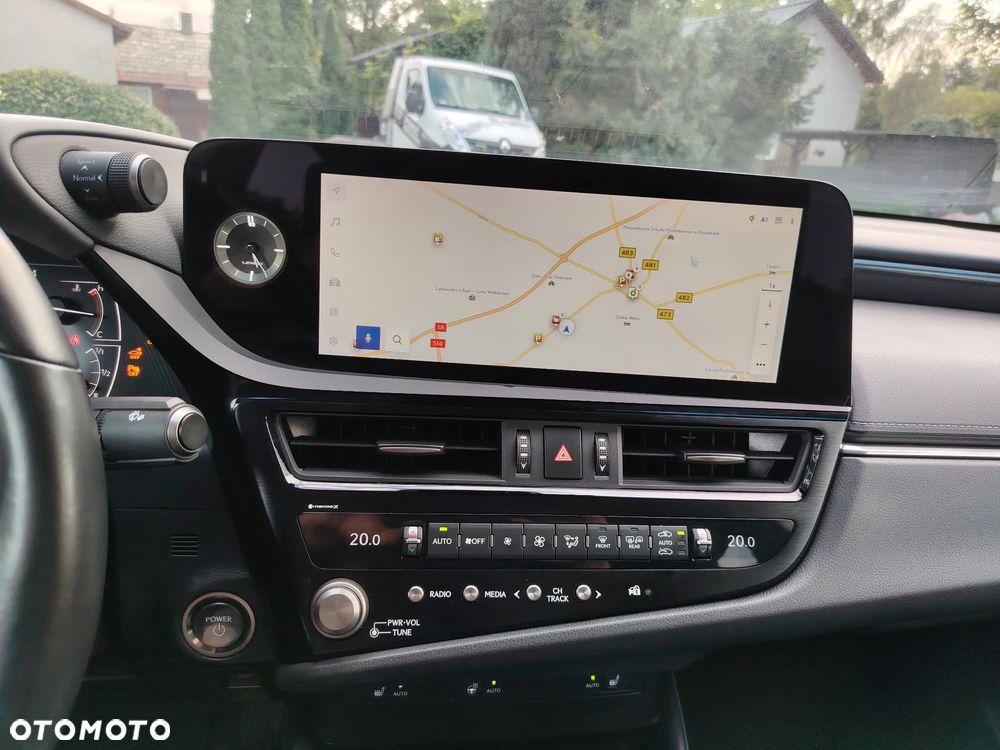 Lexus ES 300h Business Edition - 20