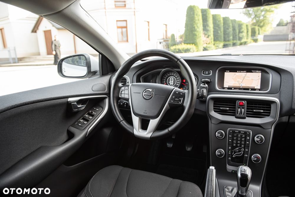 Volvo V40 D2 Kinetic - 26
