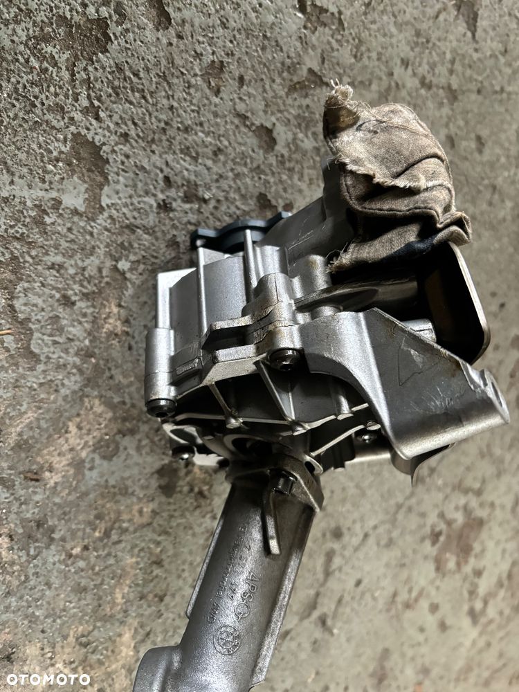 BMW F06 POMPA OLEJU 7643256 N63 - 4