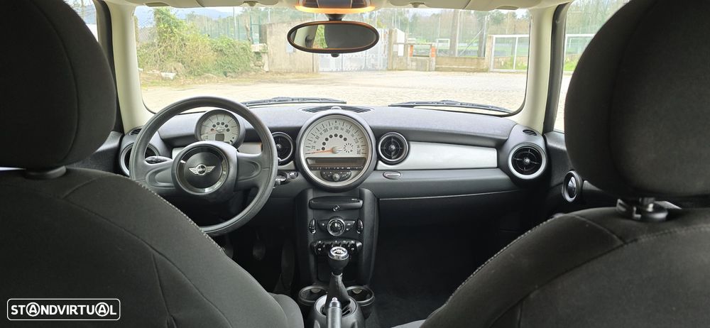 MINI 3 Portas Cooper D - 5