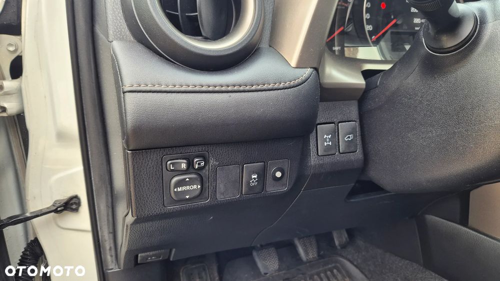 Toyota RAV4 2.0 Premium - 13