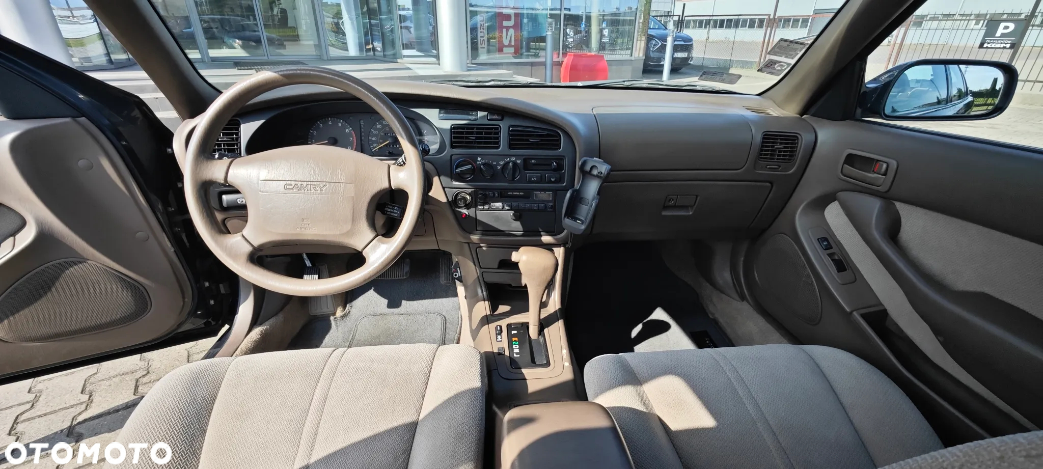 Toyota Camry 3.0 V6 LE - 16