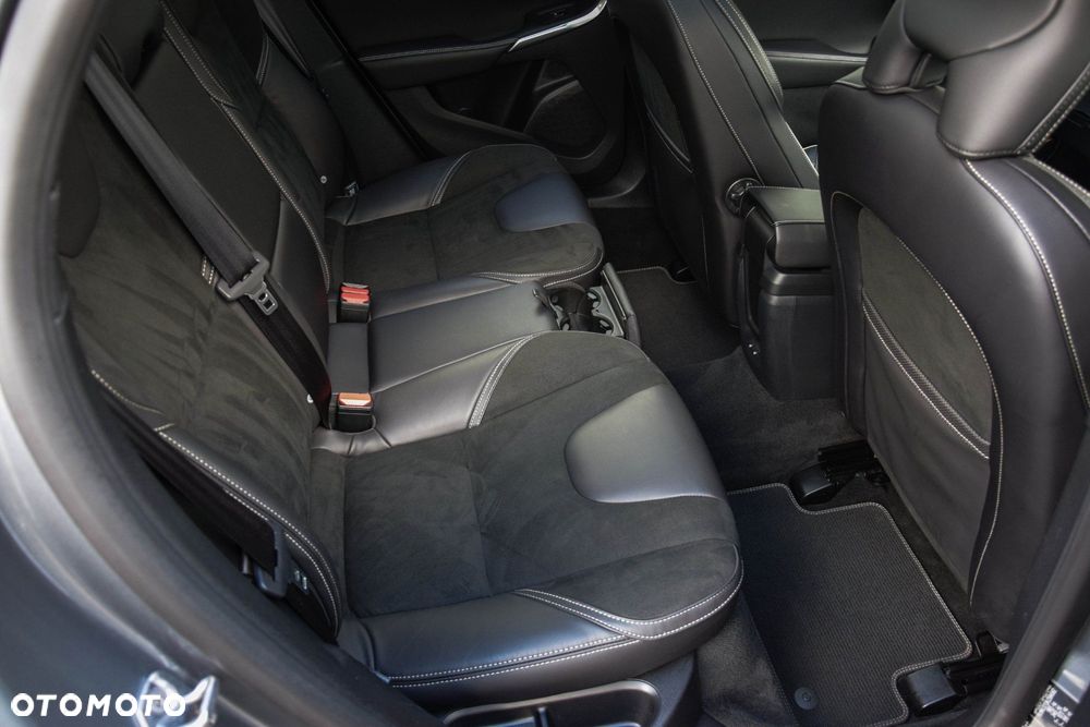 Volvo V40 - 30