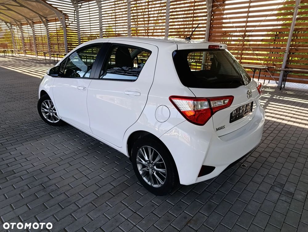 Toyota Yaris - 10