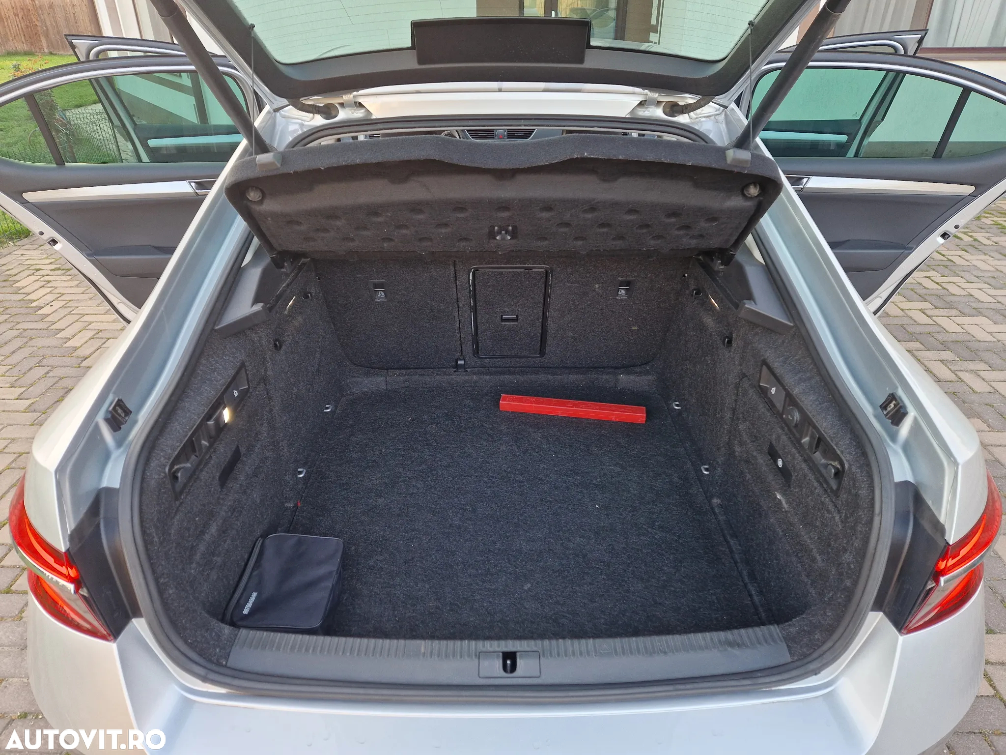 Skoda Superb 2.0 TDI DSG Ambition - 26
