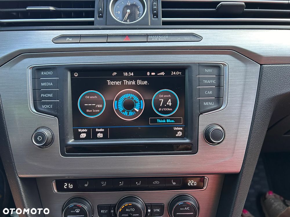 Volkswagen Passat - 13