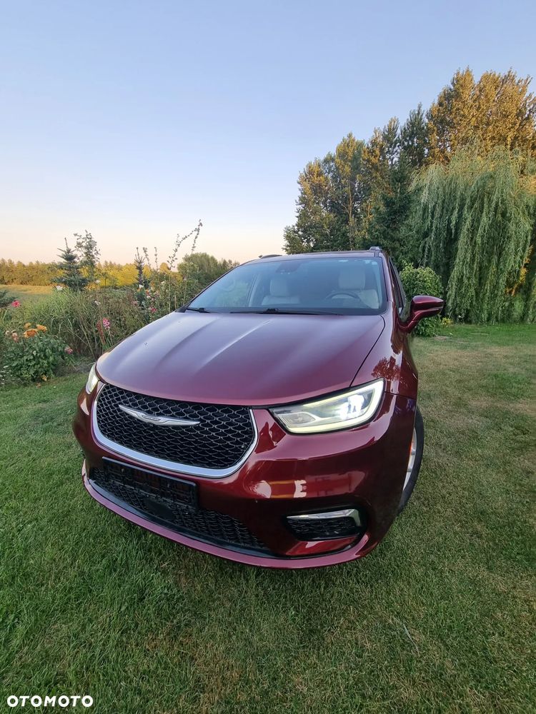 Chrysler Pacifica - 1