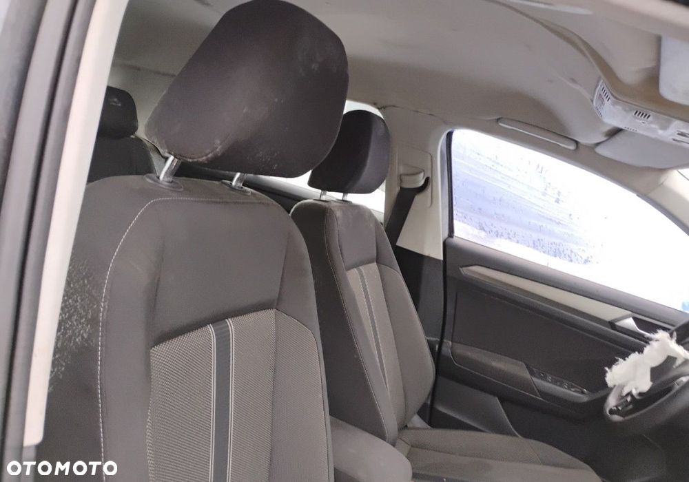 Volkswagen T-Roc - 9