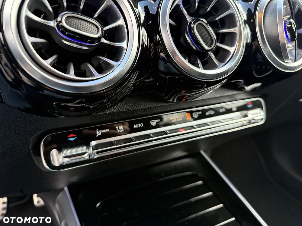 Mercedes-Benz EQB 250 AMG Line - 24