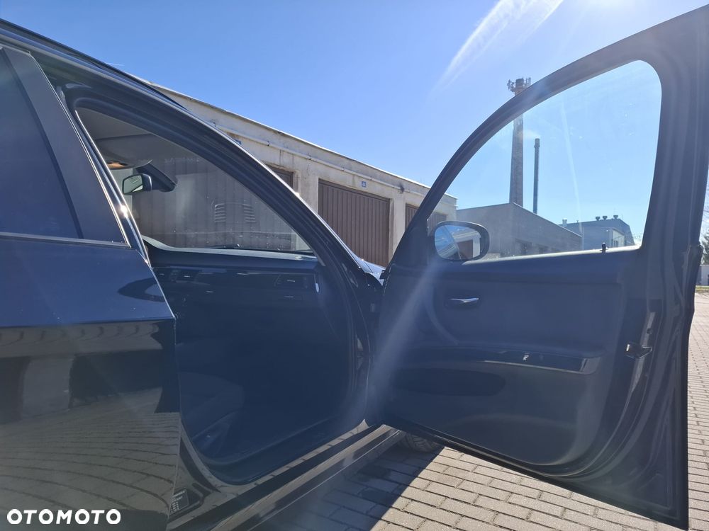 BMW Seria 3 318d DPF Edition Lifestyle - 30