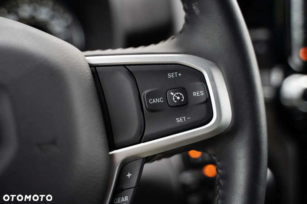 RAM 1500 - 12