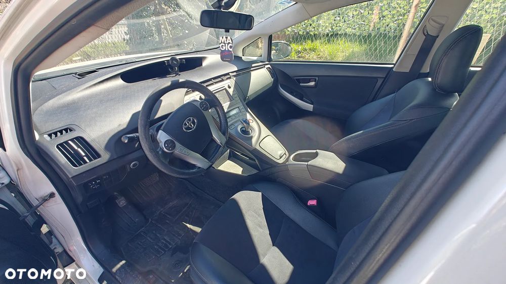 Toyota Prius - 4