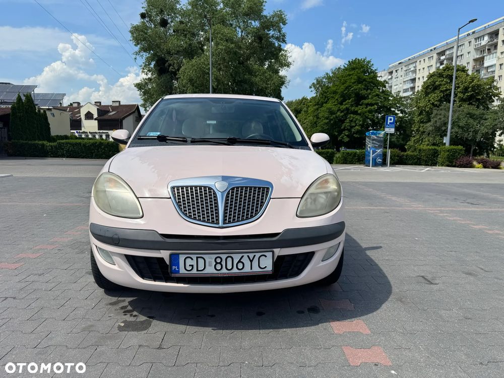 Lancia Ypsilon 1.2 16v Class - 11