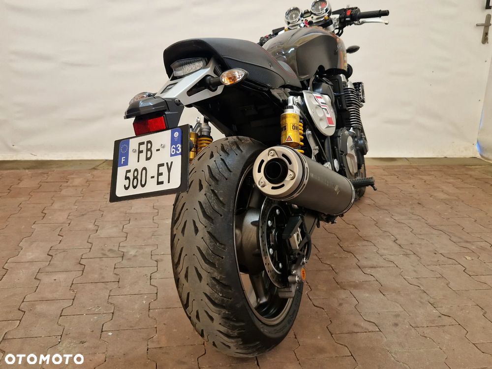 Yamaha XJR - 8