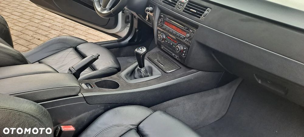 BMW Seria 3 320i - 26