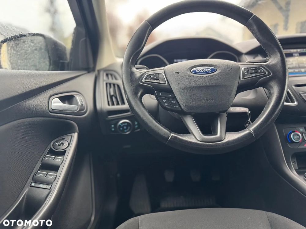 Ford Focus Turnier 1.5 EcoBlue Start-Stopp-System TITANIUM - 16