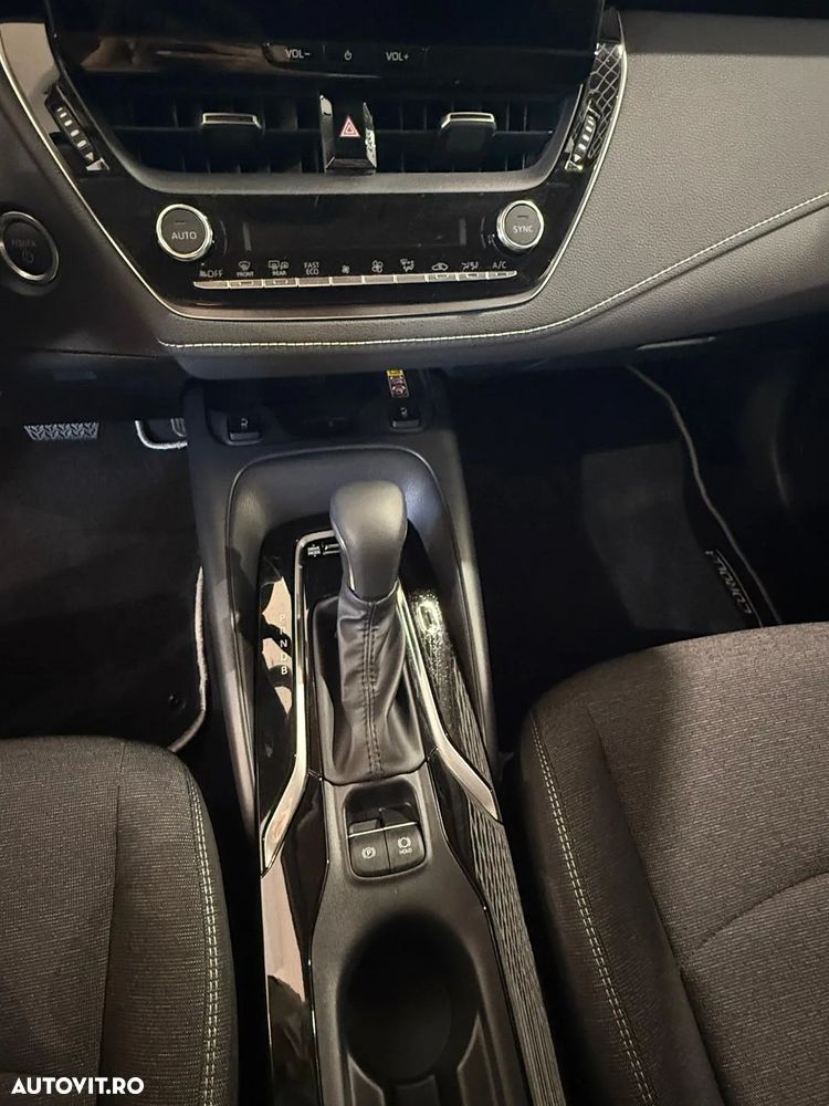 Toyota Corolla Sedan 1.8 HSD Dynamic - 8