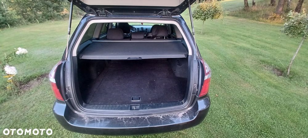 Subaru Legacy 2.0R Trend - 12