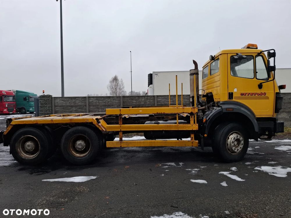 Mercedes-Benz SK 2527 - 2