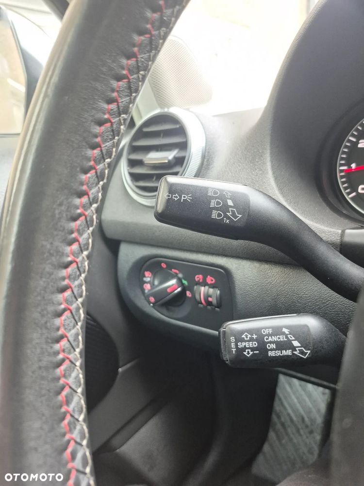 Audi A3 3-drzwiowe 1.6 Attraction - 12