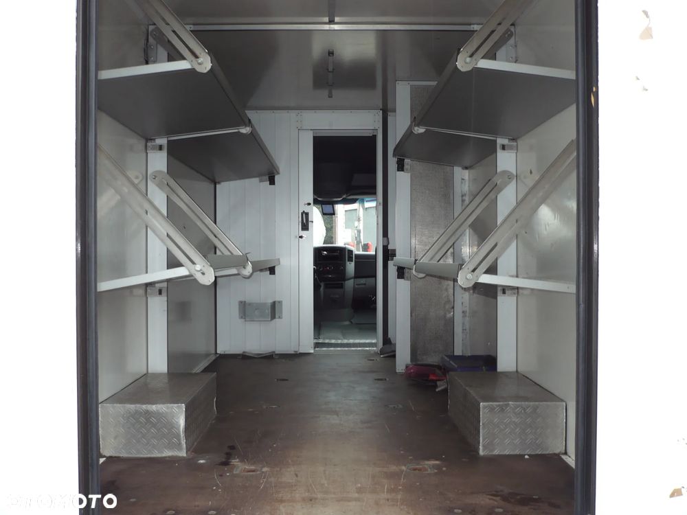 Mercedes-Benz Sprinter - 10