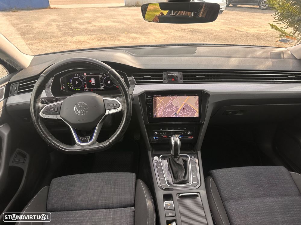 VW Passat Variant - 45