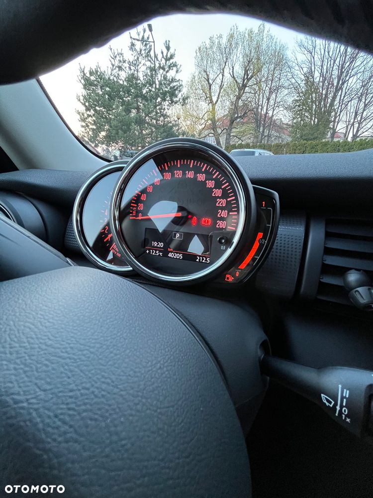 MINI Cooper Standard - 25