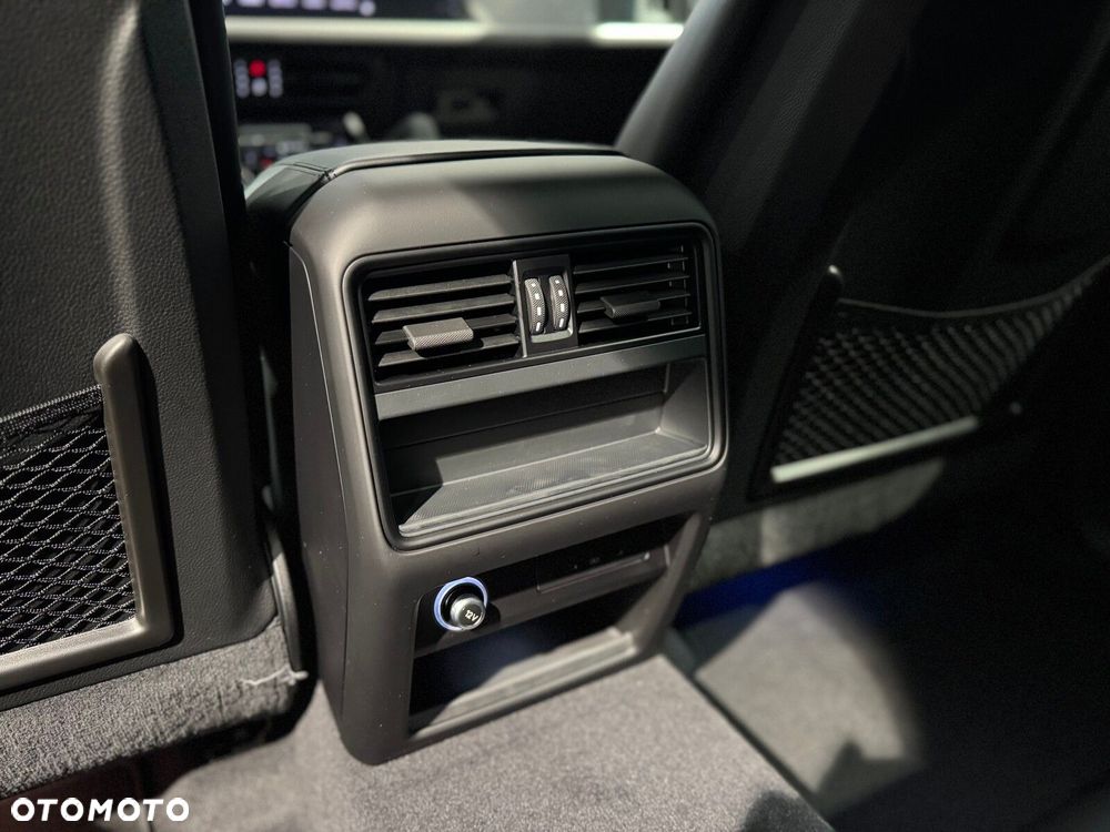 Porsche Cayenne - 30