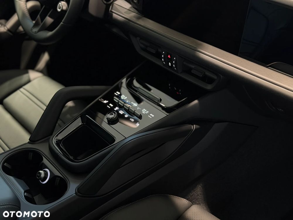 Porsche Cayenne E-Hybrid PHEV Black Edition - 36