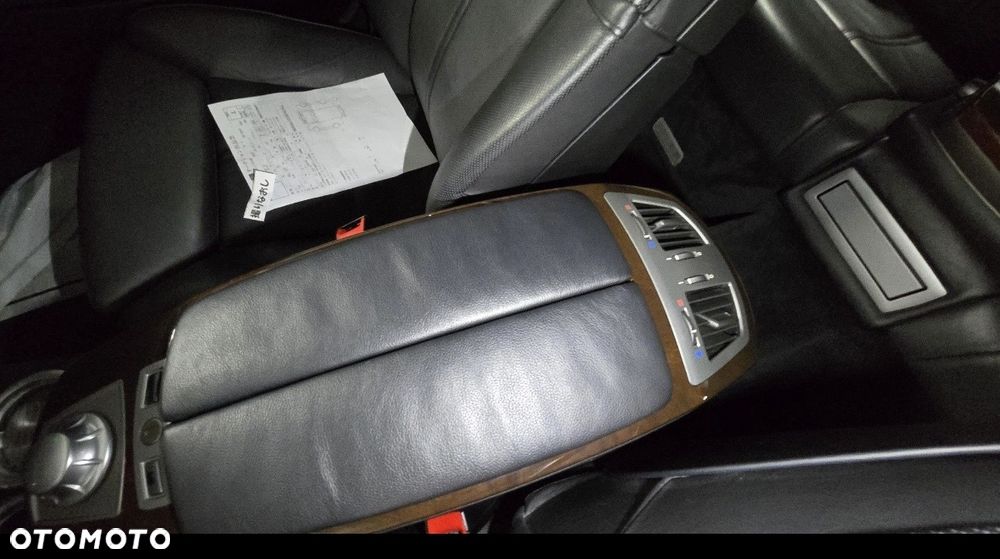 BMW Seria 7 745Li - 24