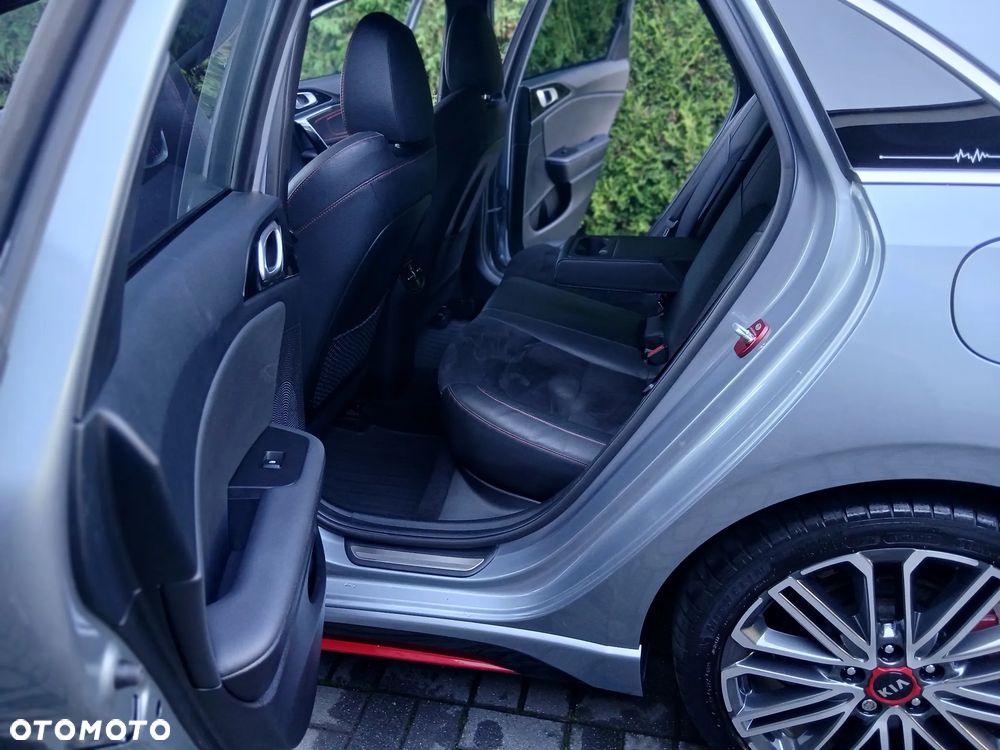 Kia Ceed 1.6 T-GDI GT DCT - 10