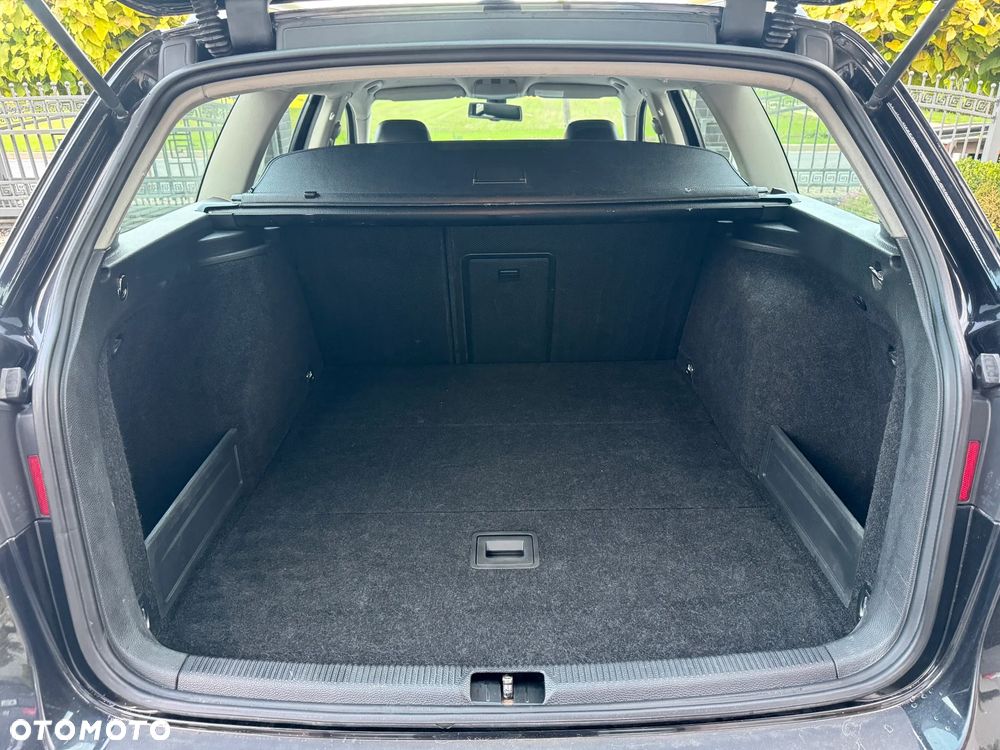 Volkswagen Passat 2.0 TDI Comfortline - 38