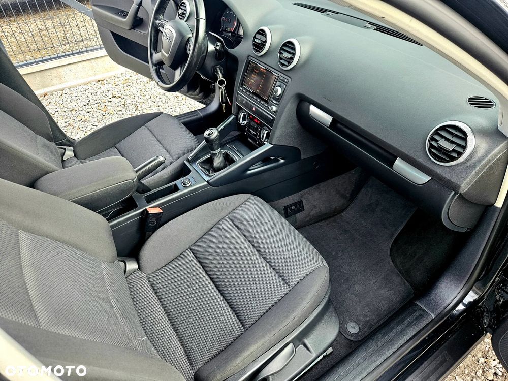 Audi A3 Sportback 1.6 TDI Ambiente - 27