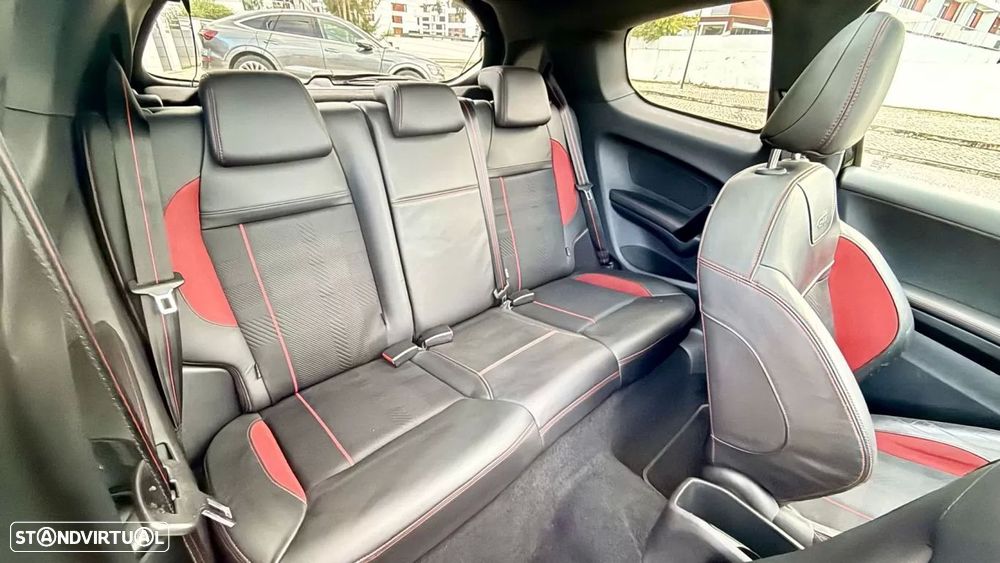 Peugeot 208 1.6 e-THP GTi - 17